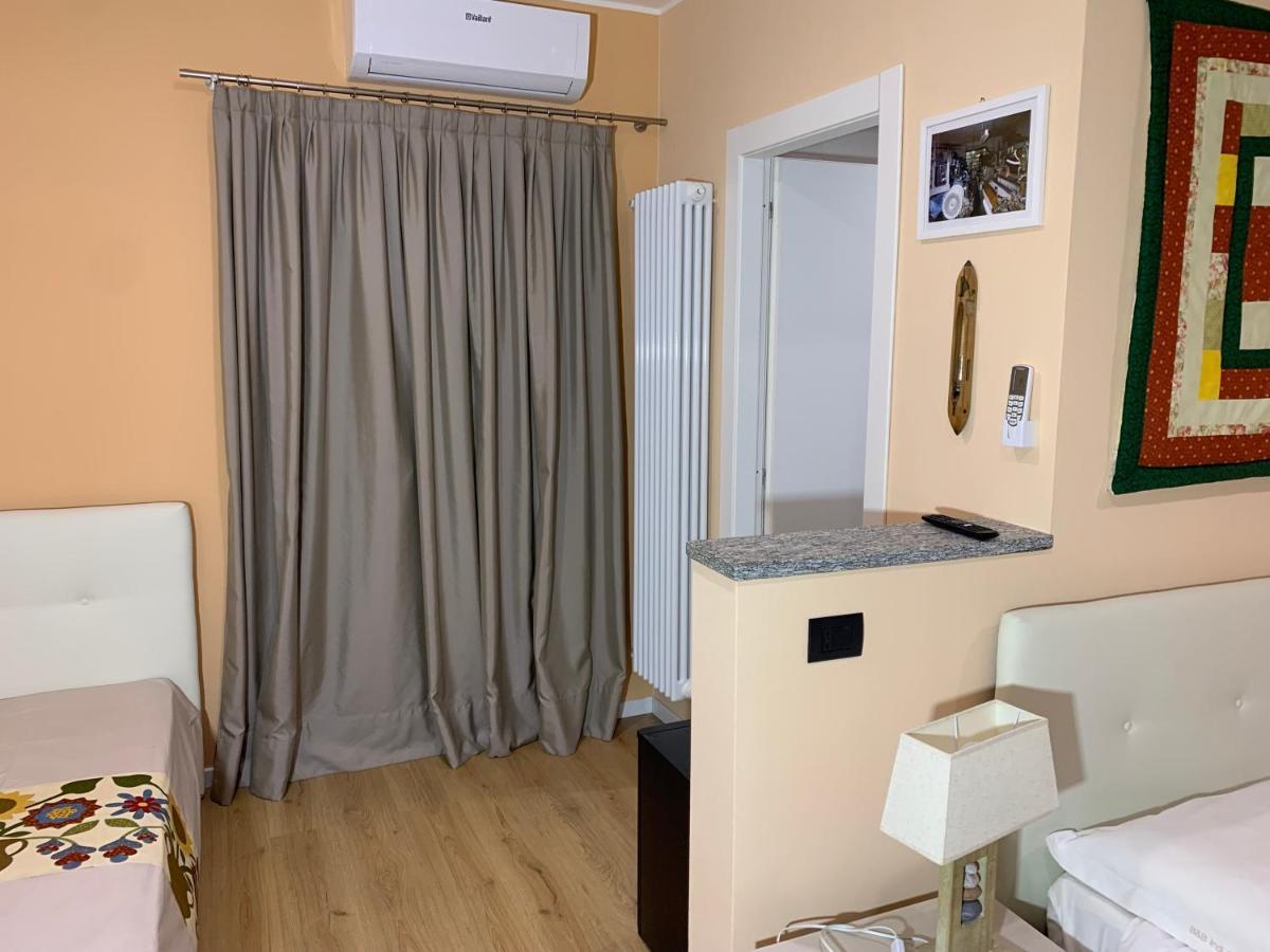 Bed & Breakfast Indi Thelar Villa Guardia Exterior foto